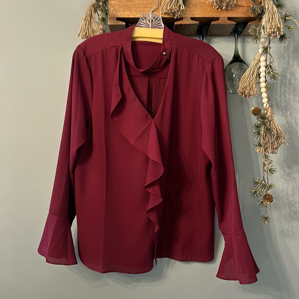 Zac and Rachel women’s ruffled burgundy blouse size large